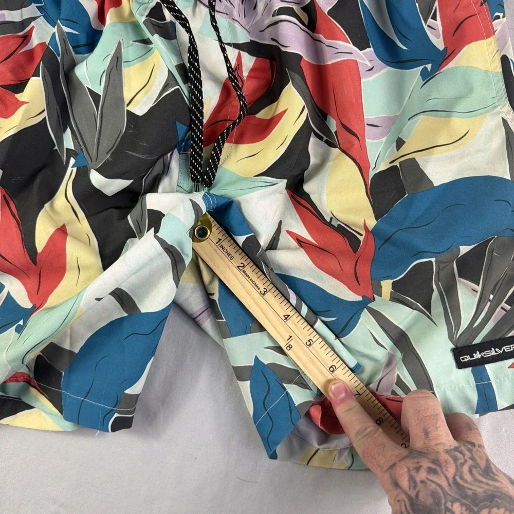 Quiksilver pastel floral aop swim trunks shorts, men's medium